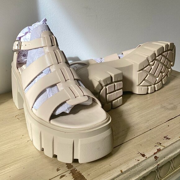 NEW Madden Girl Women’s Galaxy Platform Vegan Leather Sandal 10M - Picture 4 of 4